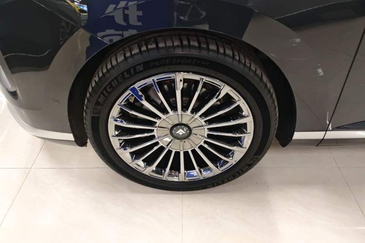 Used Hyptec HL 2025 700 Ultra Six-Seater All-Wheel-Drive LiDAR Version
