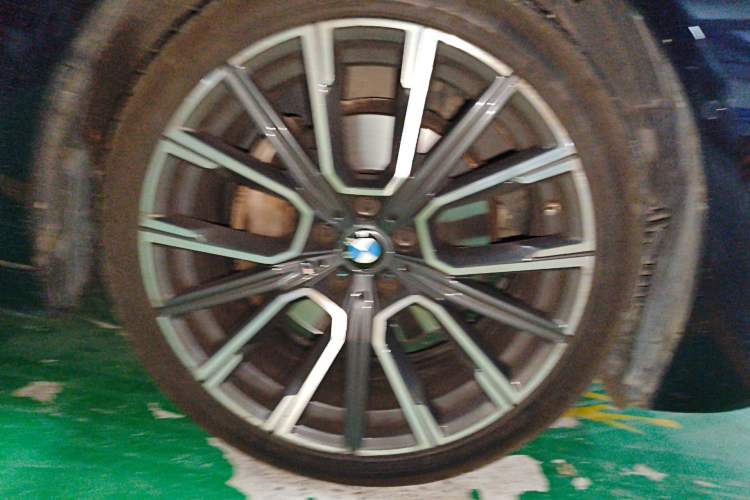 Used BMW 7 Series 2019 740Li Leading Model M Sport Package Right Front Wheel Hub