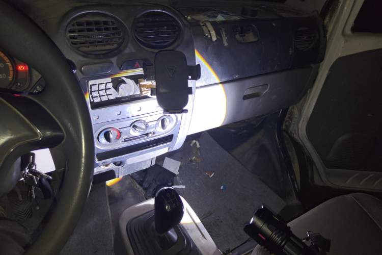 Used Soueast Xiwang 2011 1.3L (Dong'an Engine) Standard Version Audio And AC Panel