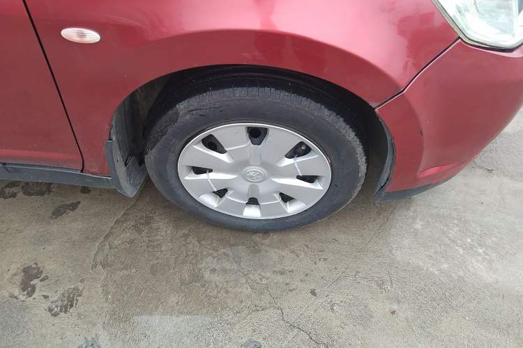 Used Venucia R50 2013 1.6L Manual Fashion Edition Right Front Wheel Hub