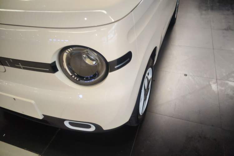 Used Geely Galaxy Panda 2025 210 km – Yuanqi Bear Left Front Headlight