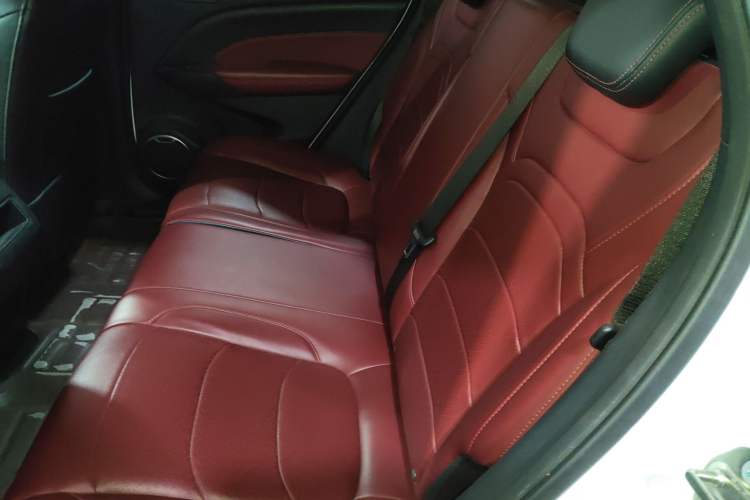 Used Dongfeng Fengon 500 2022 1.5L CVT Luxury Edition Interior 4