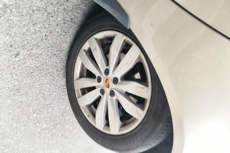 Used Roewe 350 2015 1.5L Automatic Luxury Sunroof Edition
