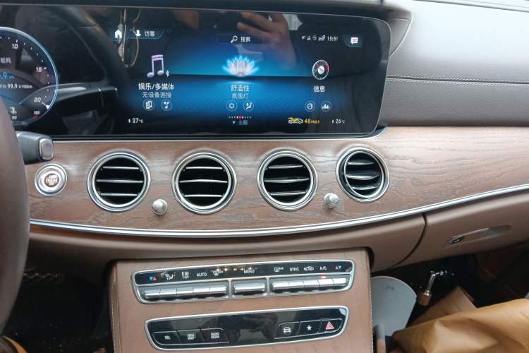 Used Mercedes-Benz E-Class 2022 Second Facelift E 300 L Fashion Edition
