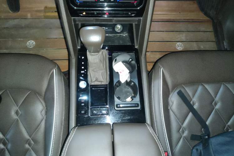 Used Volkswagen Viloran 2020 380TSI Prestige Edition
