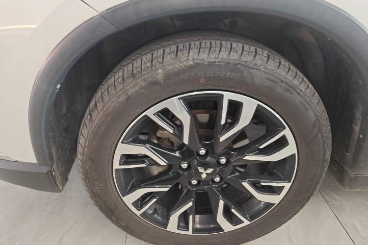 Used Mitsubishi Outlander 2019 2.4L 4x4 Zhi Xiang Edition 5 Seats China VI Standard