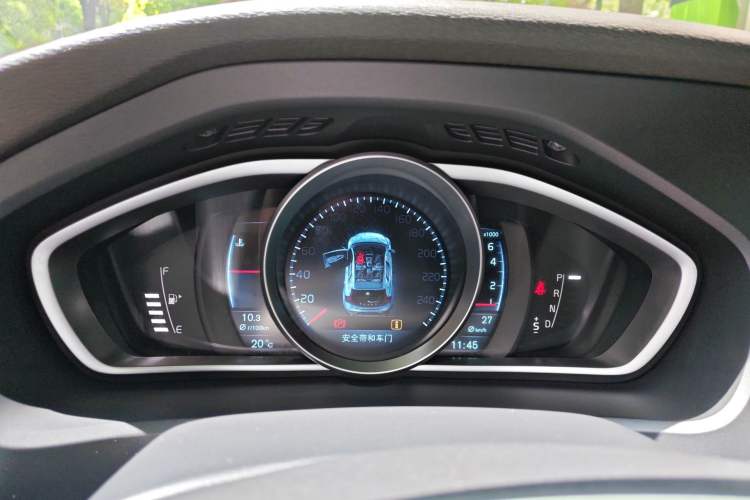 Used Volvo V40 2013 2.0T Zhiya Edition
