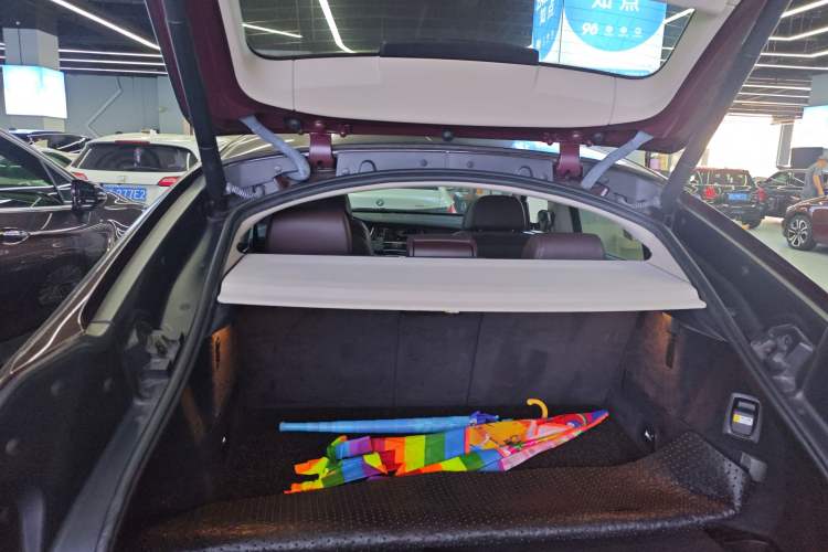 Used BMW 5 Series GT 2014 528i Luxury Edition Trunk