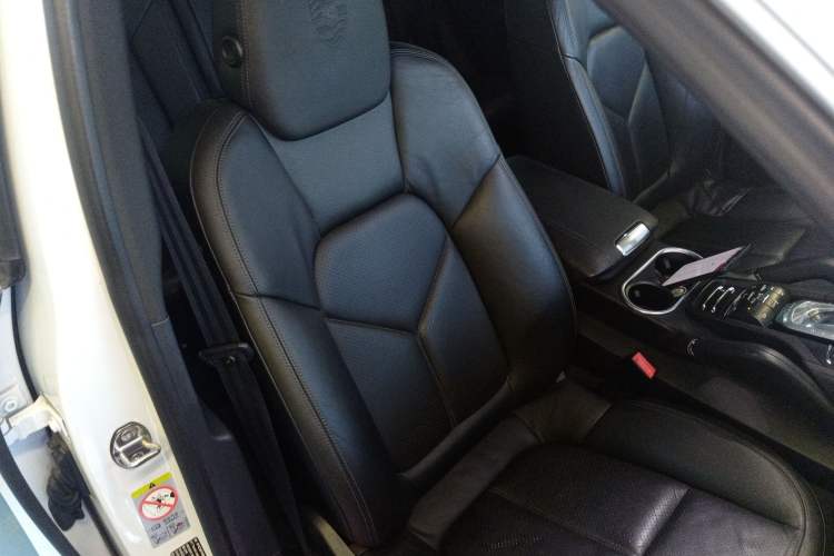 Used Porsche Cayenne 2014 Cayenne Platinum Edition 3.0T
