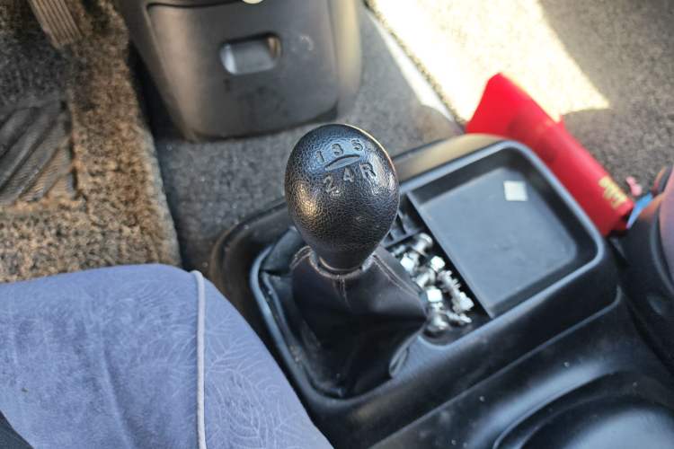 Used JAC Refine 2015 2.0L Shuttle Gasoline Long-Wheelbase Comfort Version HFC4GA3-3D