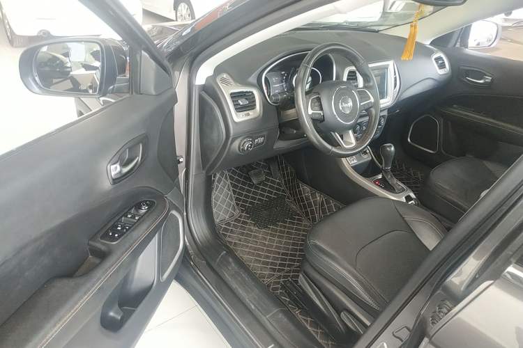 Used Jeep Compass 2017 200T Automatic Family Edition