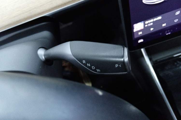 Used Tesla Model 3 2019 Long-Range Rear-Wheel-Drive Version