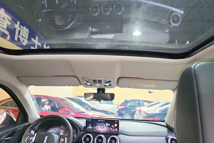 Used Wey VV5 2020 1.5T Two-Wheel Drive Color Pioneer