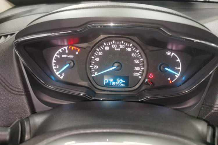 Used Ford Escort 2015 1.5L Automatic Fashion Model
