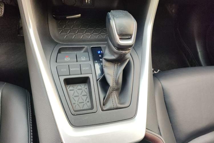 Used Toyota RAV4 2020 2.0L CVT Two-Wheel Drive Fashion PLUS Edition Gear Lever