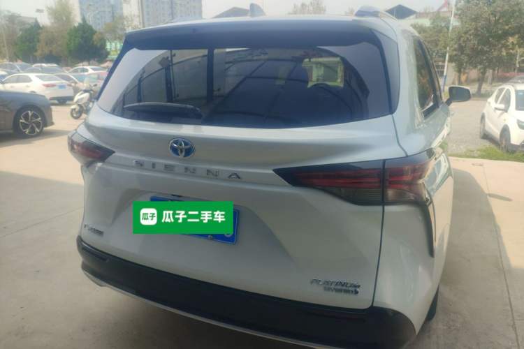 Used Toyota SIENNA 2023 2.5L Hybrid Platinum Edition
