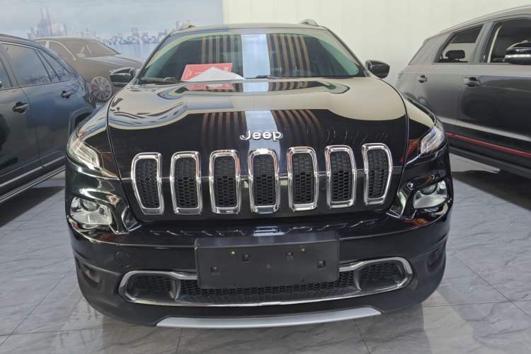 Used Jeep Cherokee 2020 2.0L Two-Wheel Drive Classic Sports Edition