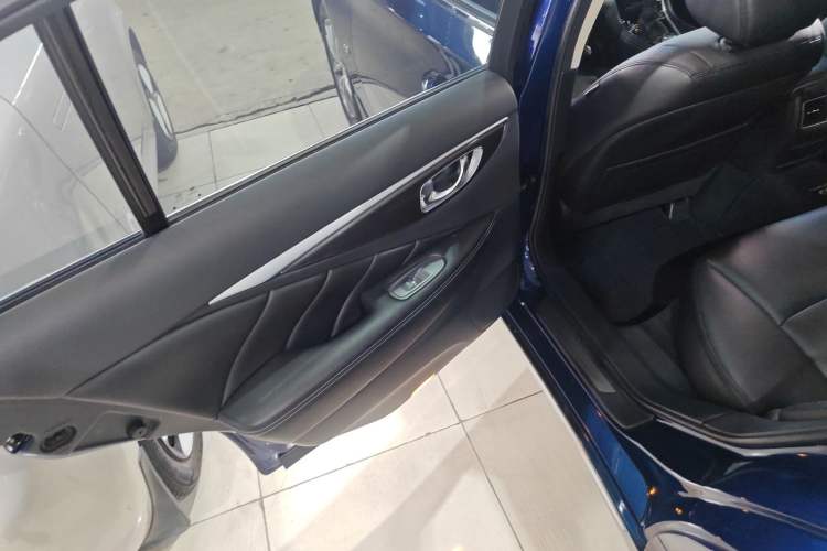 Used Infiniti Q50L 2018 2.0T Comfort Edition China V Standard Interior 8