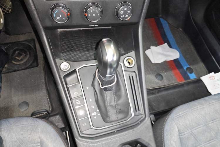 Used Volkswagen Lavida 2023 280TSI DSG Full-Comfort Edition Gear Lever