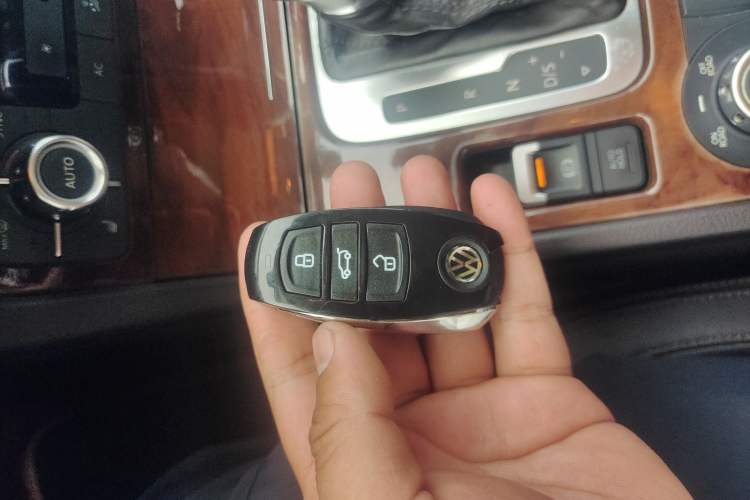 Used Volkswagen Touareg 2012 R-Line High-End Model
