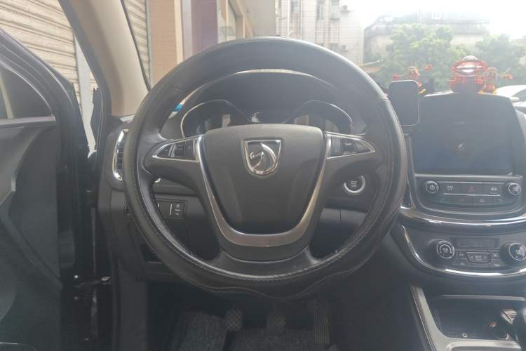 Used Baojun 560 2016 1.8L Manual Luxury Edition