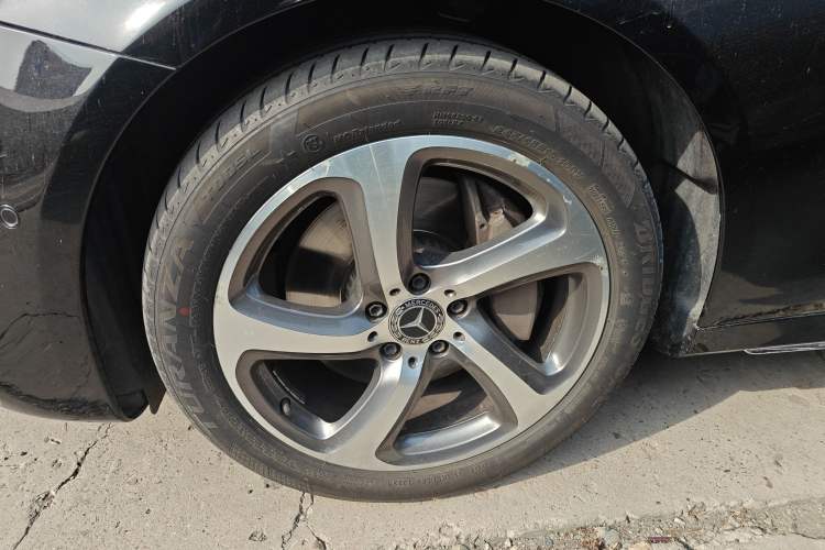 Used Mercedes-Benz E-Class 2017 E 300 L Sporty and Stylish Model