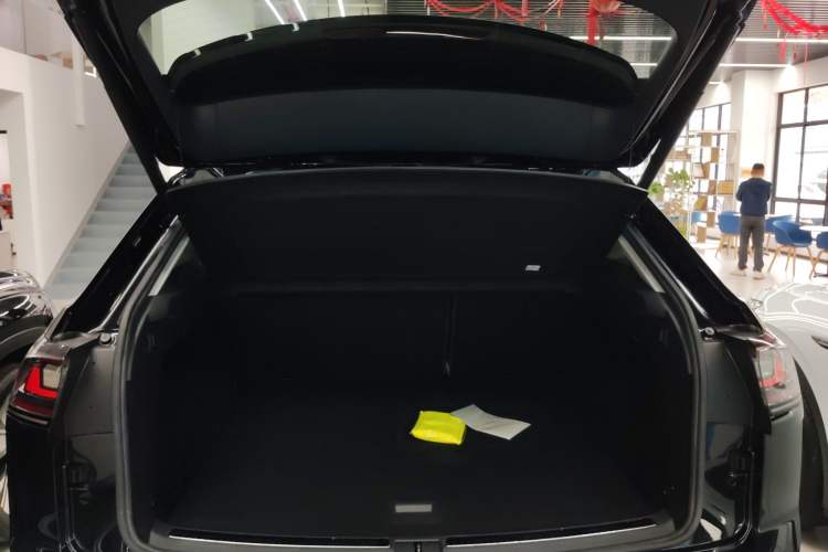 Used Volkswagen Teramont X 2024 380TSI Four-Wheel Drive Longxiang Edition Trunk