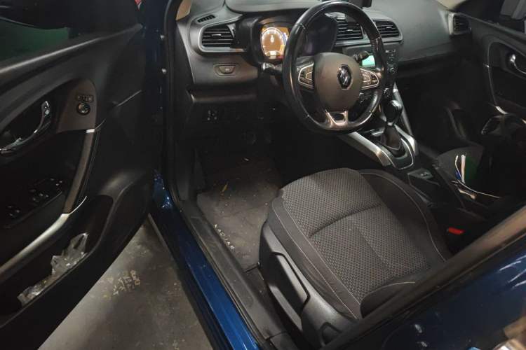 Used Renault Kadjar 2017 2.0L Two-Wheel Drive Comfort Edition Driver Seat