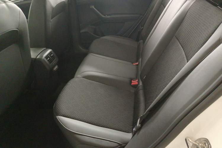 Used Volkswagen Tacqua 2021 280TSI DSG R-Line Connected Version Left Rear Seat