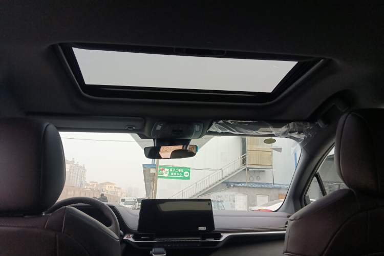 Used Toyota Granvia 2026 Model 2.5L Hybrid Prestige PLUS Four-Wheel Drive Edition