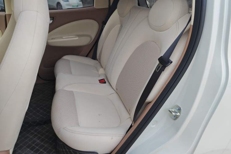 Used Wuling Hongguang MINIEV 2025 Four-Door Version Premium Edition Left Rear Seat