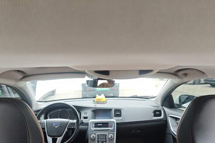 Used Volvo V60 2014 T5 Zhiya Edition