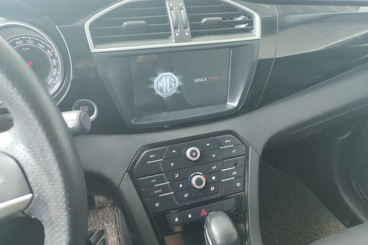 Used MG GS 2016 1.5TGI TST Luxury Edition Audio And AC Panel