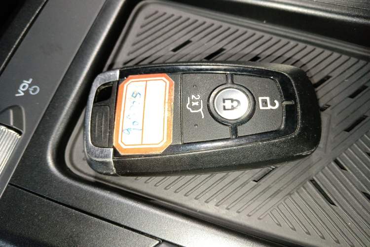 Used Ford Edge 2025 Ford Explorer L 2.0T EcoBoost E-Hybrid Four-Wheel-Drive 7-Seater Supreme Model
