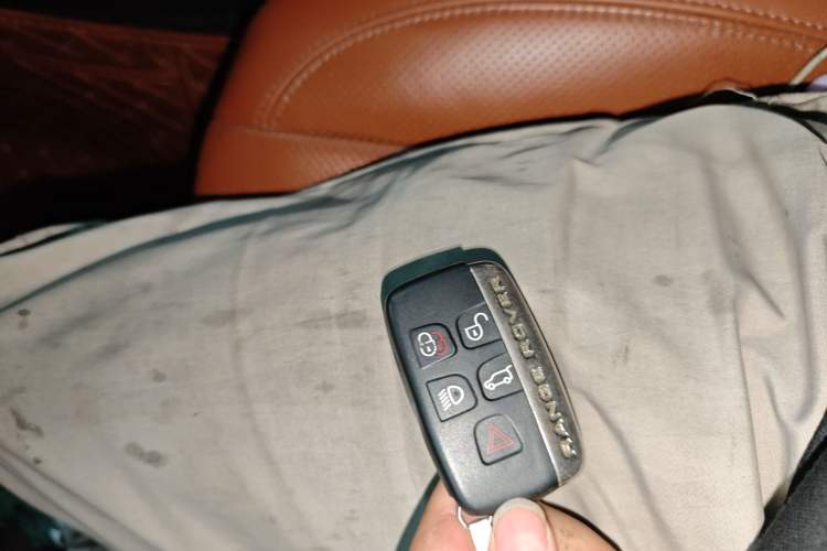 Used Land Rover Range 2016 5.0 SC V8 AB Prestige Extended Version Vehicle Key