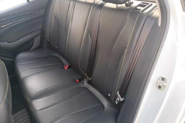 Used Roewe i5 2021 1.5L CVT Diamond Edition
