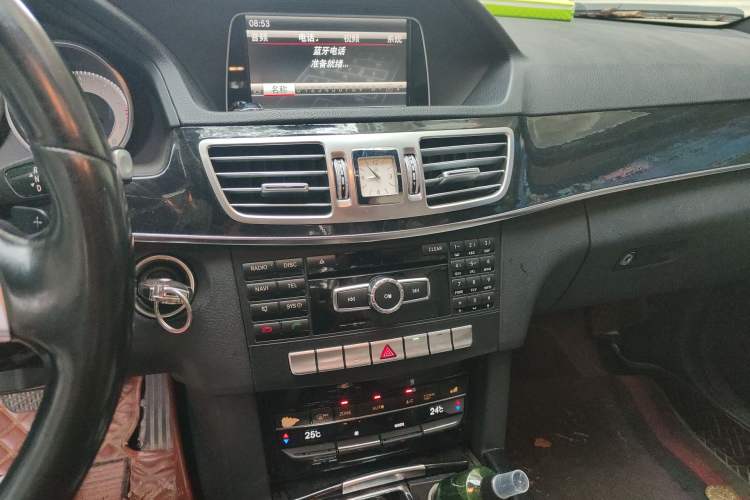 Used Mercedes-Benz E-Class 2014 Restyled E 260 L Sport Edition Audio And AC Panel