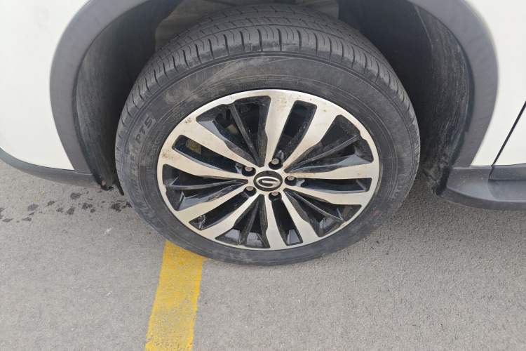 Used GAC Trumpchi GS4 2017 235T Manual Two-Wheel Drive Luxury Edition Left Front Wheel Hub