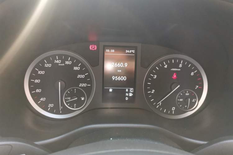 Used Mercedes-Benz Vito 2021 2.0T Elite Version 7 Seats Instrument Cluster