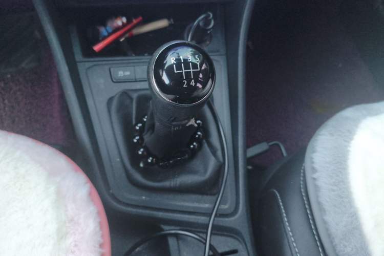 Used Volkswagen Lavida 2015 1.6L Manual Fashion Edition Gear Lever