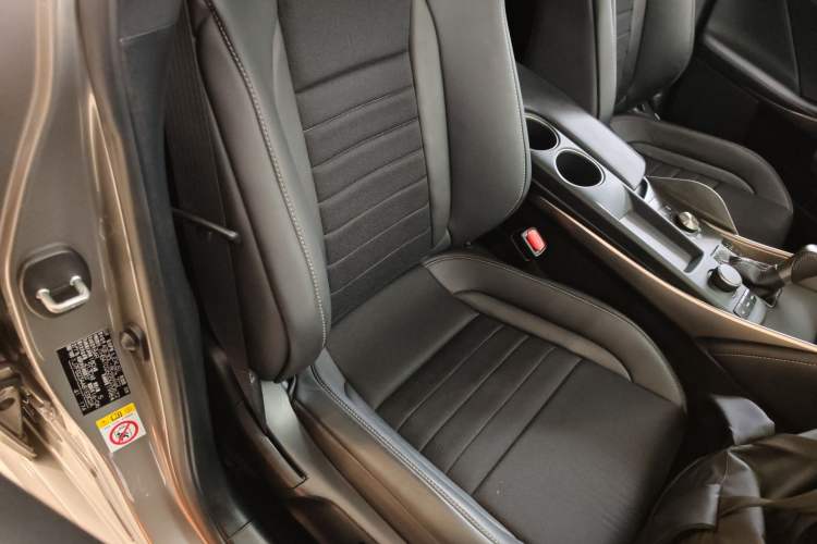 Used Lexus IS 2015 200t F SPORT
