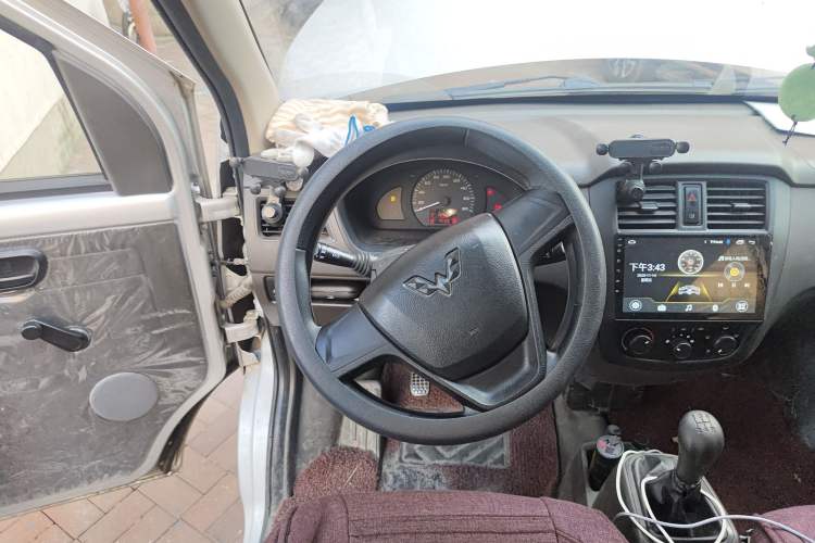 Used Wuling Rongguang S 2022 1.2L Base Model Window-Sealed 5-Seat LSI Car