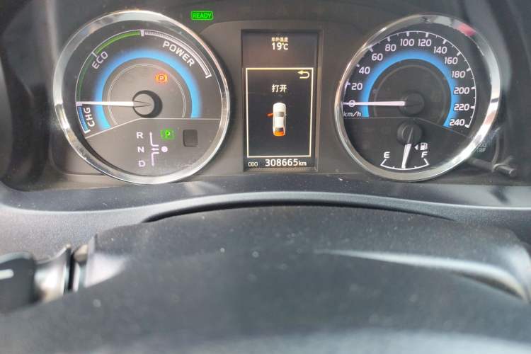 Used Toyota Levin 2017 Revised Dual-Engine 1.8H GS E-CVT Elite Sunroof Version China V Standard
