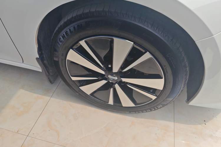 Used Nissan Teana 2021 2.0L XL Upper AD1 Smart Drive & Navigation Edition Right Front Wheel Hub