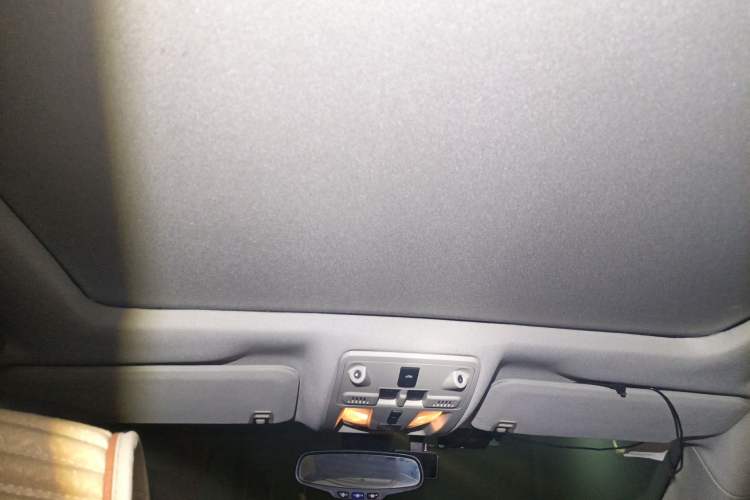 Used Cadillac SRX 2014 3.0L Leading Model Headliner