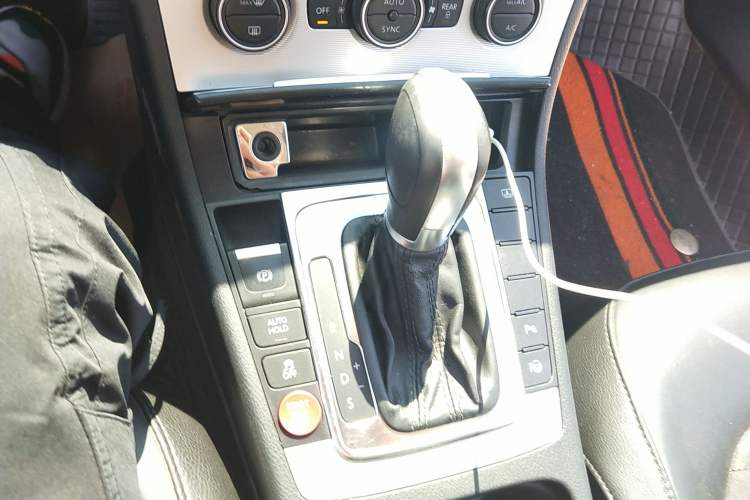 Used Volkswagen Magotan 2015 1.8TSI Prestige Model Gear Lever