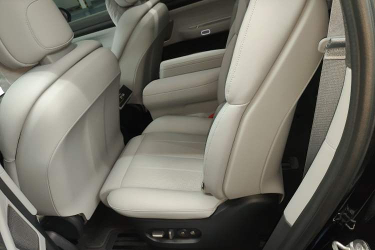 Used Nio ES8 2024 75 kWh Left Rear Seat