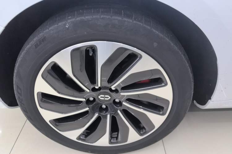 Used Hima AITO M5 2022 Extended-Range Four-Wheel Drive Performance Version
