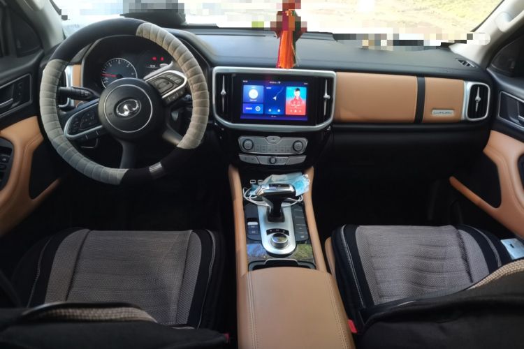 Used Great Wall Poer 2021 2.0T Global Version Automatic Diesel 4x4 Sporty Standard Cab GW4D20M Center Console