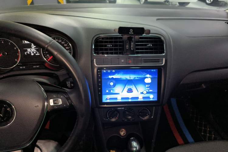 Used Volkswagen Polo 2016 1.6L Automatic Comfort Model Audio And AC Panel